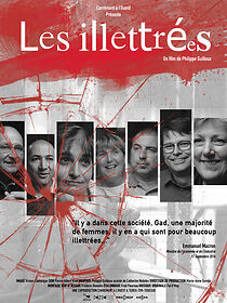 Watch Les illettrées