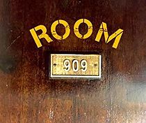 Watch Room 909